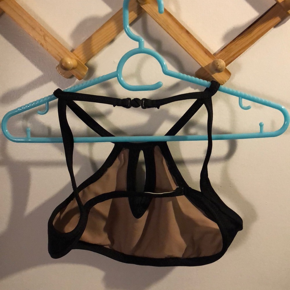 Black bikini top with key hole and open back xs - Picture 2 of 2